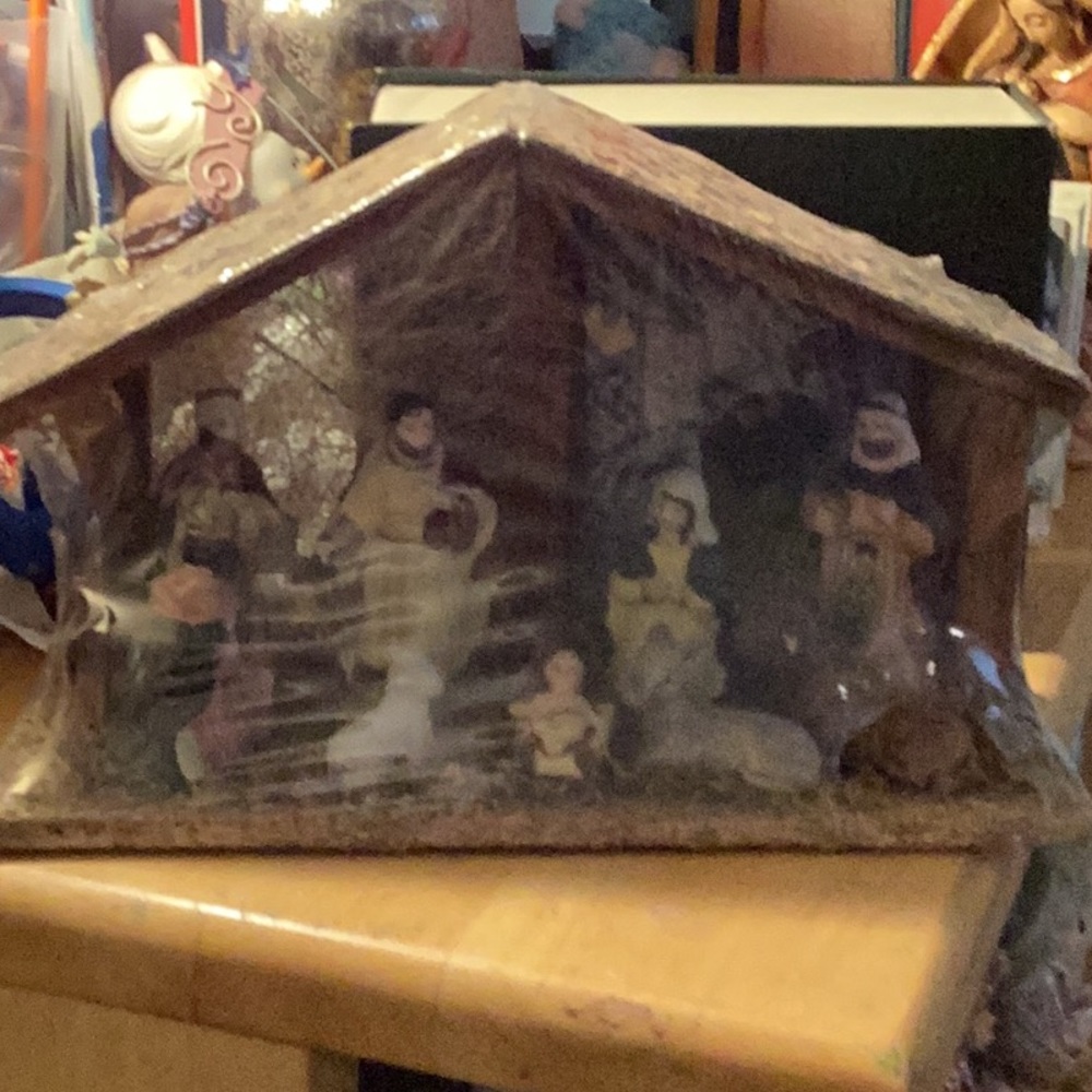 AVAILABLE- Vintage wooden stable w/ Ceramic nativity scene figurines baby Jesus.